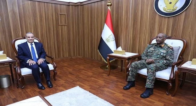 بالصور.. وزير الخارجية والهجرة يلتقي الفريق أول ركن عبد الفتاح البرهان رئيس مجلس السيادة الانتقالي بالسودان