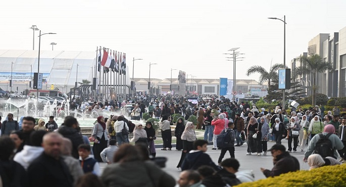 بالصور.. معرض القاهرة الدولى للكتاب يتخطى حاجز المليون زائر خلال أيامه الثلاثة منذ انطلاقه