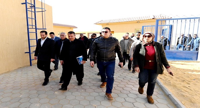 وزير الإسكان يتفقد المشروع السكني بمدينة السويس الجديدة