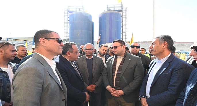 بالصور.. وزير الإسكان يتفقد المنطقة الصناعية A1 ومحطة مياه الشرب 3 بالعاشر من رمضان