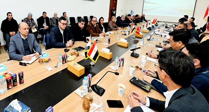 بالصور.. وزير الإسكان يعقد اجتماعاً مع مسئولي شركة “CSCEC” الصينية