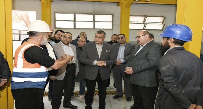 بالصور.. وزير الدولة للإنتاج الحربي يتفقد خطوط الإنتاج بشركة هليوبوليس للصناعات الكيماوية “مصنع 81 الحربي”