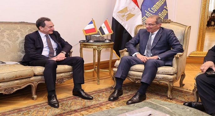 بالصور.. وزير الاتصالات يبحث مع سفير فرنسا بالقاهرة تعزيز التعاون فى مجال الذكاء الاصطناعى
