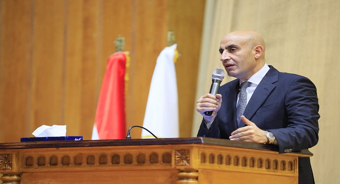 بالصور .. وزير التعليم يؤكد : تحسين الأوضاع المادية للمعلمين على رأس الأولويات