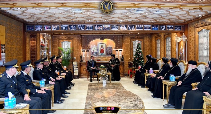 وزير الداخلية يهنئ قداسة البابا تواضروس الثاني بعيد الميلاد المجيد