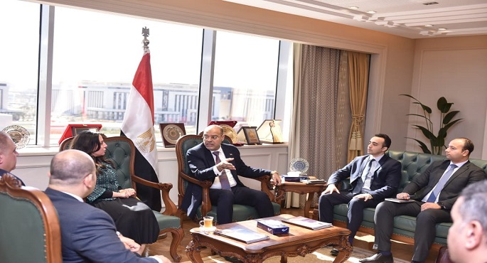 بالصور.. وزير العمل يبحث مع وفد «إبدأ لتنمية المشروعات» تطوير منظومة التدريب المهني
