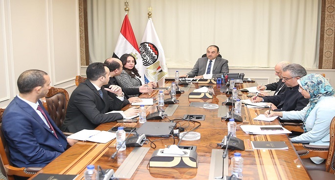 وزير قطاع الأعمال العام يلتقي وفدا من المبادرة الوطنية لتطوير الصناعة المصرية “ابدأ”