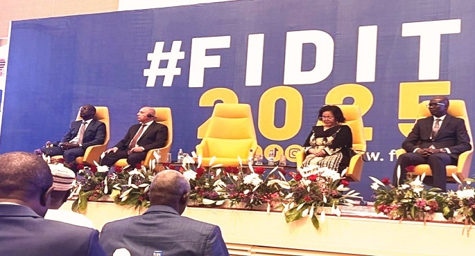 بالصور.. كامل الوزير يشارك فى ” الجلسة الافتتاحية للمنتدى الدولى لتطوير البنية التحتية” فى نجامينا