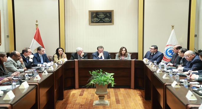 بالصور.. وزير الصحة يرأس الاجتماع الوزارى الأول للجنة التنفيذية الخاصة باستقبال المصابين الفلسطنيين