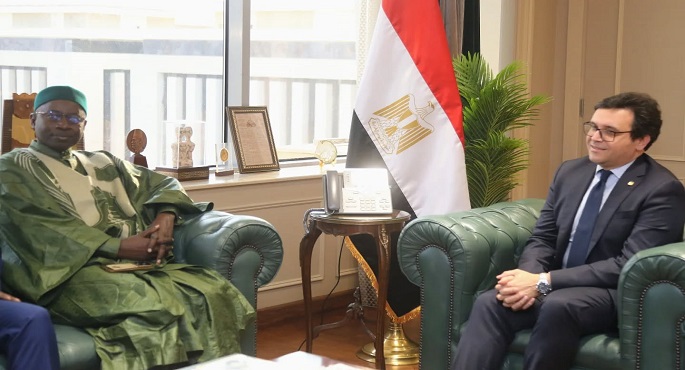 وزير الثقافة يبحث مع مدير الشئون الدينية وإدماج الخريجين فى اللغة العربية بالسنغال تعزيز التعاون الثقافى