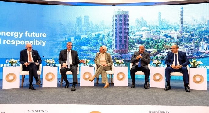 بالصور.. مؤتمر مصر الدولى للطاقة يستضيف وزراء البترول والكهرباء والبيئة وقطاع الأعمال فى جلسة حوارية