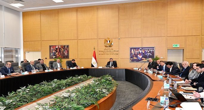 بالصور .. وزير الإسكان يتابع موقف تنفيذ أبراج الداون تاون وبحيرات كريستال لاجون بمدينة العلمين الجديدة