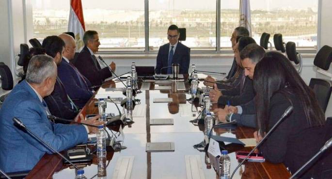 وزير الاستثمار يبحث مع ممثلى مجموعة أكوا باور السعودية تعزيز التعاون فى مجال الطاقة المتجددة