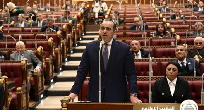 وزير الشؤون النيابية: لم يعد من الممكن إغلاق أي مصنع بقرار فردى