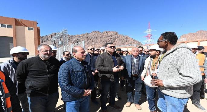 وزير الإسكان يتفقد محطة محولات الكهرباء وطريق كمين النبى صالح بمدينة سانت كاترين