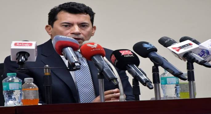بالصور.. وزير الرياضة يعلن خطة التطوير الشامل لاستاد القاهرة قبل مباراة الأهلى والزمالك