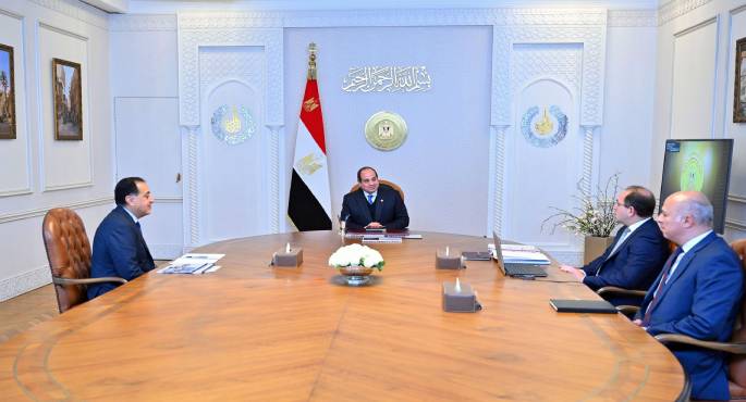 الرئيس السيسى يستعرض حزم الحماية الاجتماعية الجديدة مع رئيس الوزراء ووزير المالية