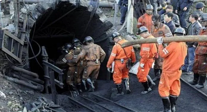 مقتل وإصابة 15 شخصا بانفجار منجم للفحم فى باكستان