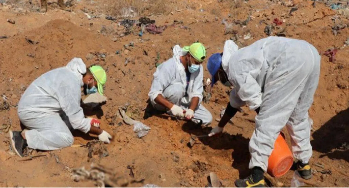 انتشال 93 جثة من مقبرتين جماعيتين في ليبيا