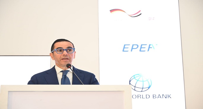بالصور.. وزير الاستثمار: الفترة الحالية تمثل فترة انتقالية للتحول من إدارة الدولة للاقتصاد إلى تمكين القطاع الخاص