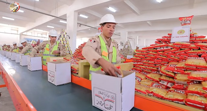 بالفيديو.. القوات المسلحة توزع كميات كبيرة من الحصص الغذائية بالمحافظات بحلول شهر رمضان