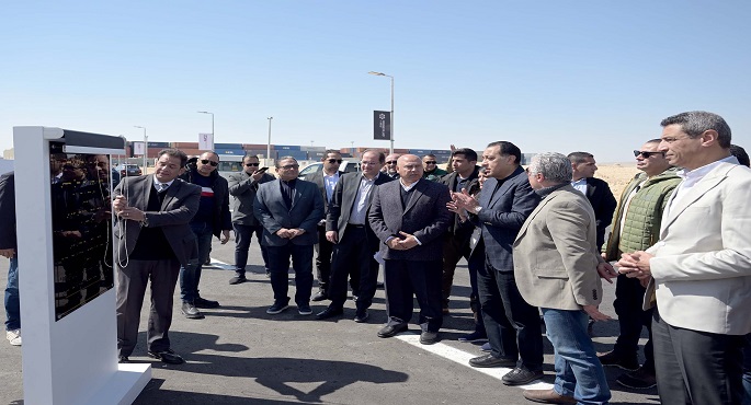 مدبولى يفتتح مجمع المصانع الجاهزة التابع لشركة التنمية الرئيسية ومصنع “اليو بيراميدز” خلال جولته بمنطقة السخنة الصناعية