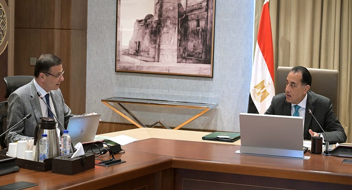 بالصور.. مدبولى يؤكد أهمية توافر السلع والمنتجات بمنافذ وزارة الزراعة على مستوى الجمهورية بأسعار مناسبة