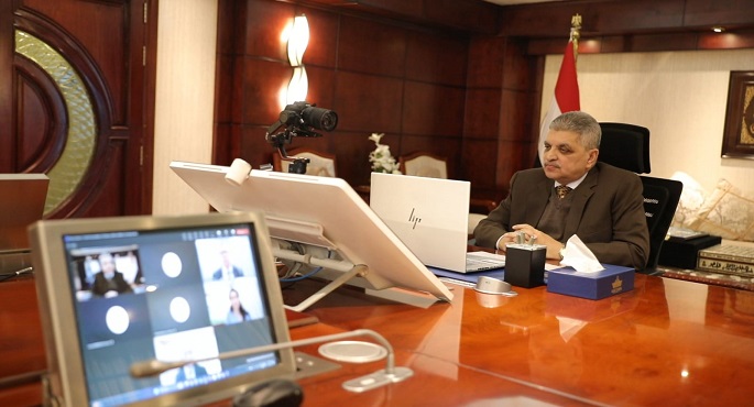 رئيس قناة السويس: البحر الأحمر يشهد مؤشرات إيجابية نحو بدء عودة الاستقرار التدريجى للمنطقة