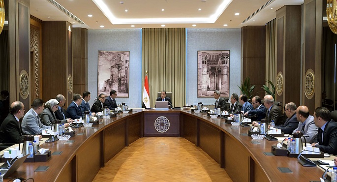 بالصور.. مدبولى يستعرض المخططات الاستراتيجية والموقف التنفيذى لمدينتى السويس وسفنكس الجديدتين