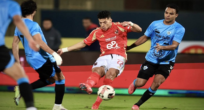 الأهلى يعبر المحلة ويتصدر الدورى مؤقتا