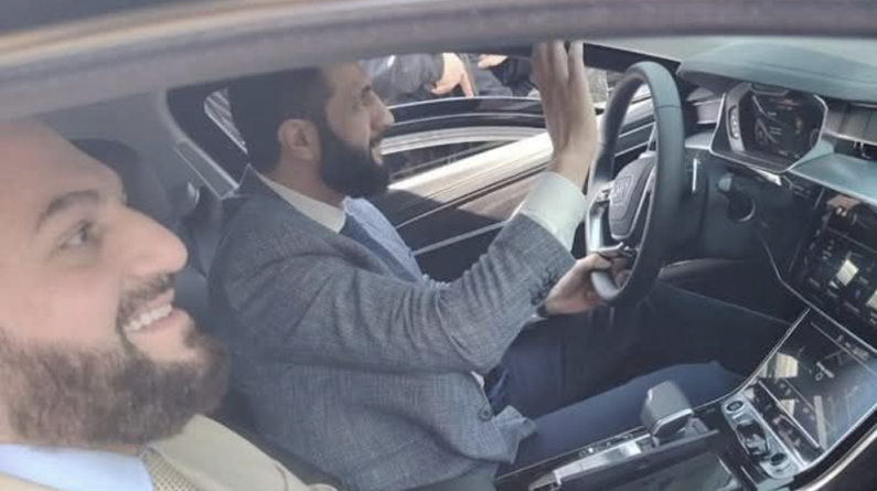 فى أول زيارة محلية له منذ توليه السلطة .. أحمد الشرع يتجول فى شوارع إدلب