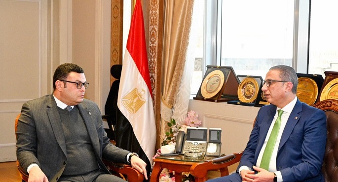 وزير الإسكان ومحافظ الفيوم يتابعان عددا من الملفات المشتركة