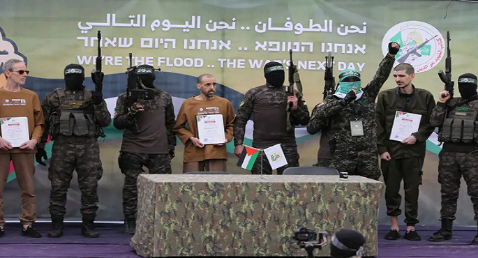حماس تطلق سراح 3 محتجزين جدد ضمن عملية التبادل الخامسة مع إسرائيل