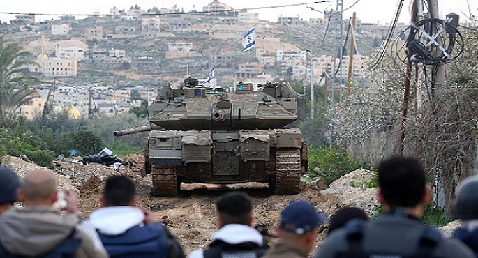 الاحتلال يواصل الاقتحامات والاعتقالات بالضفة الغربية ..واعتداءات للمستوطنين بالخليل