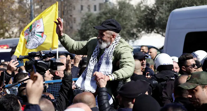 إسرائيل تطلق سراح 369 معتقلًا فلسطينيًا فى إطار الدفعة السادسة من عملية تبادل الأسرى