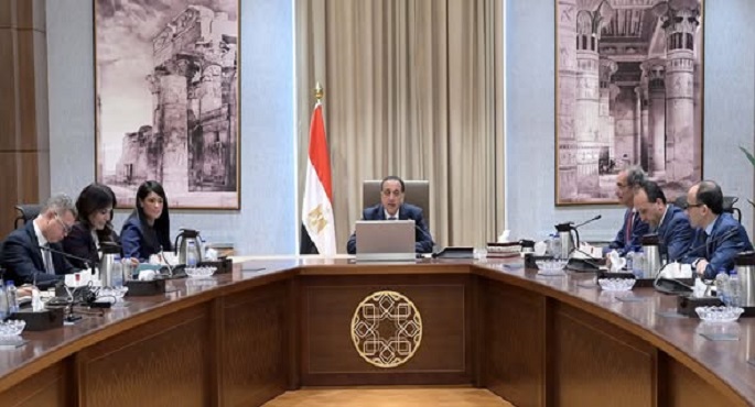 بالصور.. رئيس الوزراء يلتقى أعضاء اللجنة الاستشارية للاقتصاد الرقمى وريادة الأعمال