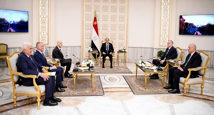 الرئيس السيسى يستعرض مع الرئيس التنفيذى لشركة إينى للبترول مشروعات الشركة فى مصر
