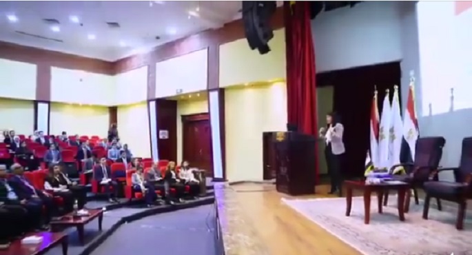 المشاط تؤكد أهمية وعى الشباب بالتحديات التى تواجه الدولة