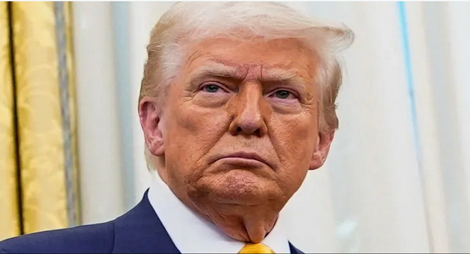 ترامب يمدد حالة الطوارئ الأمريكية بشأن ليبيا لمدة عام آخر