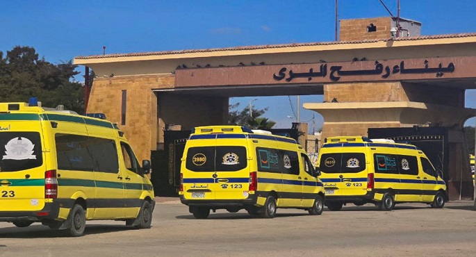 ميناء رفح يستقبل 14 مصابا و20 مرافقا فلسطينيا قادمين من غزة