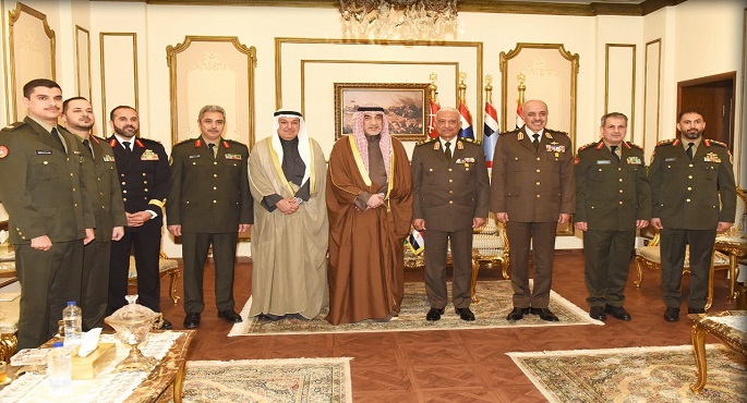 بالصور..وزير الدفاع يبحث مع نظيره الكويتى تعزيز العلاقات العسكرية والمستجدات بالمنطقة