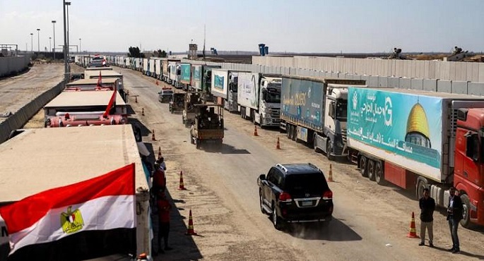ارتفاع عدد شاحنات المساعدات الإنسانية للفلسطينيين بقطاع غزة إلى 200 شاحنة