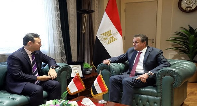 خالد عبدالغفار يبحث مع سنغافورة التعاون في دعم الجهود الإغاثية للأشقاء الفلسطنيين