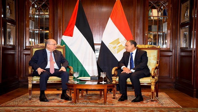 بالصور .. خلال لقائه رئيس الوزراء الفلسطينى .. عبد العاطي يؤكد دعم مصر لحل الدولتين وإقامة دولة فلسطينية مستقلة
