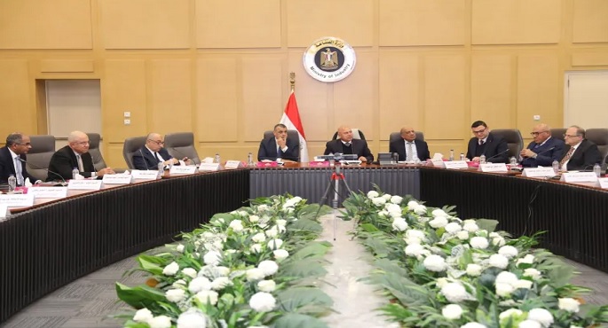 وزير الصناعة والنقل يترأس الاجتماع السابع عشر للمجموعة الوزارية للتنمية الصناعية