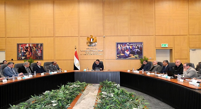وزير الإسكان يتابع مشروعات مياه الشرب والصرف الصحى التى يتم تنفيذها ضمن مبادرة “حياة كريمة”