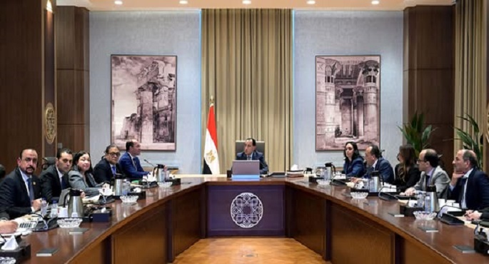 مدبولى يناقش التصورات المقترحة لحزمة الحماية الاجتماعية التي كلف بها الرئيس السيسى