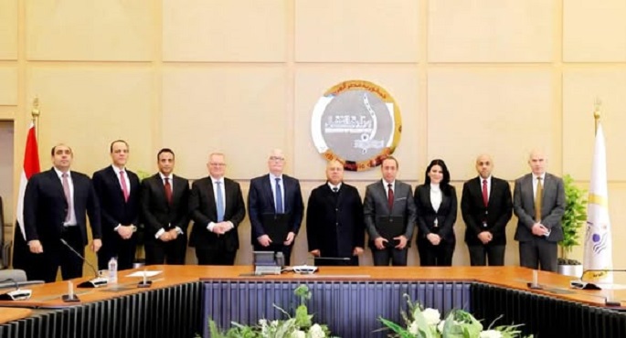 وزير النقل يشهد توقيع مذكرة تفاهم مع شركة دنماركية لدعم إعادة التدوير المسؤول للسفن