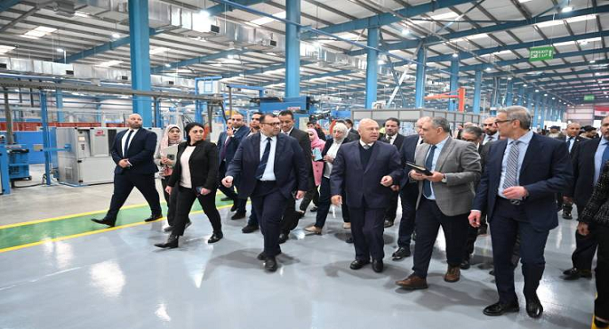بالصور .. وزير الصناعة: تجربة المطور الصناعى أثبتت نجاحا فى السوق المصرية
