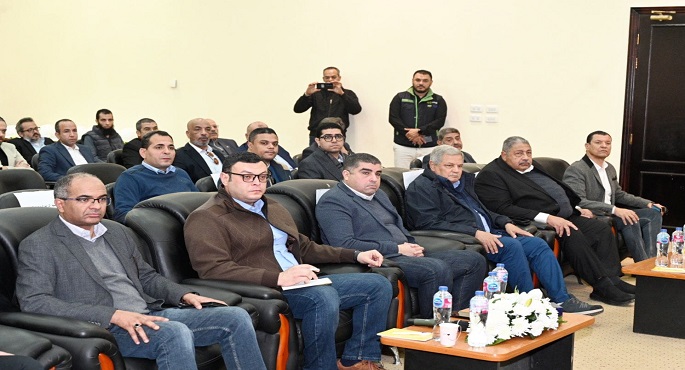 وزير الإسكان يتابع سير العمل بمحطة معالجة الجبل الأصفر